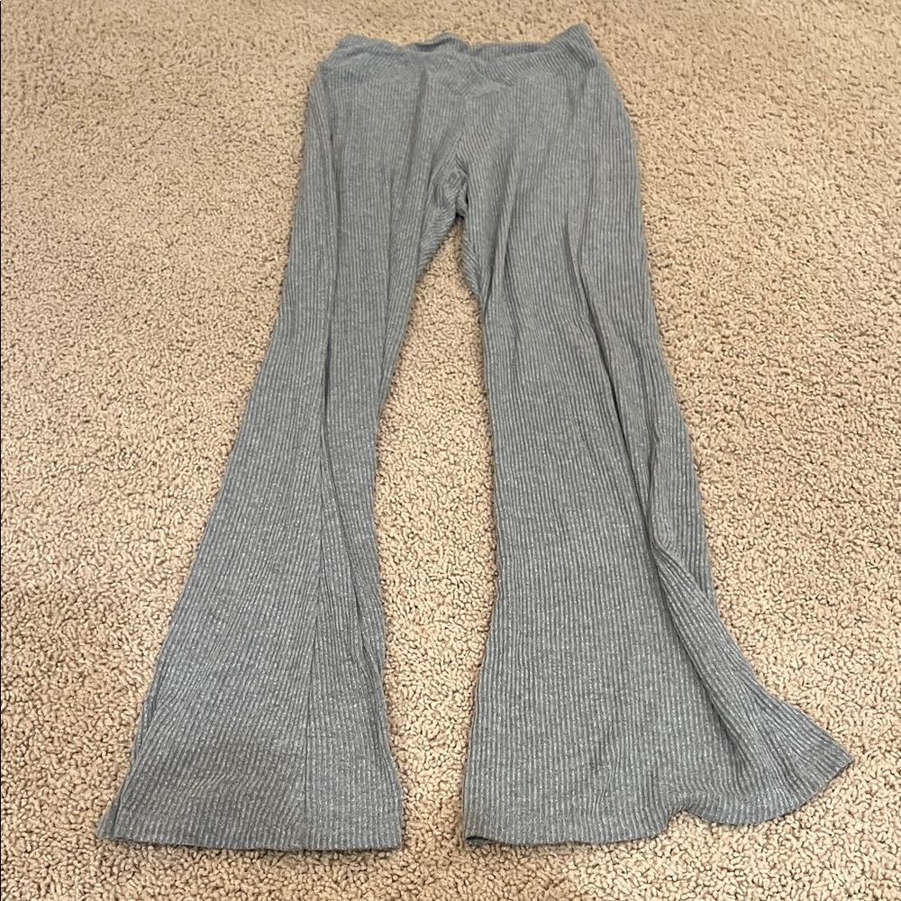 Colsie Heather Gray Flared Ribbed Leggings